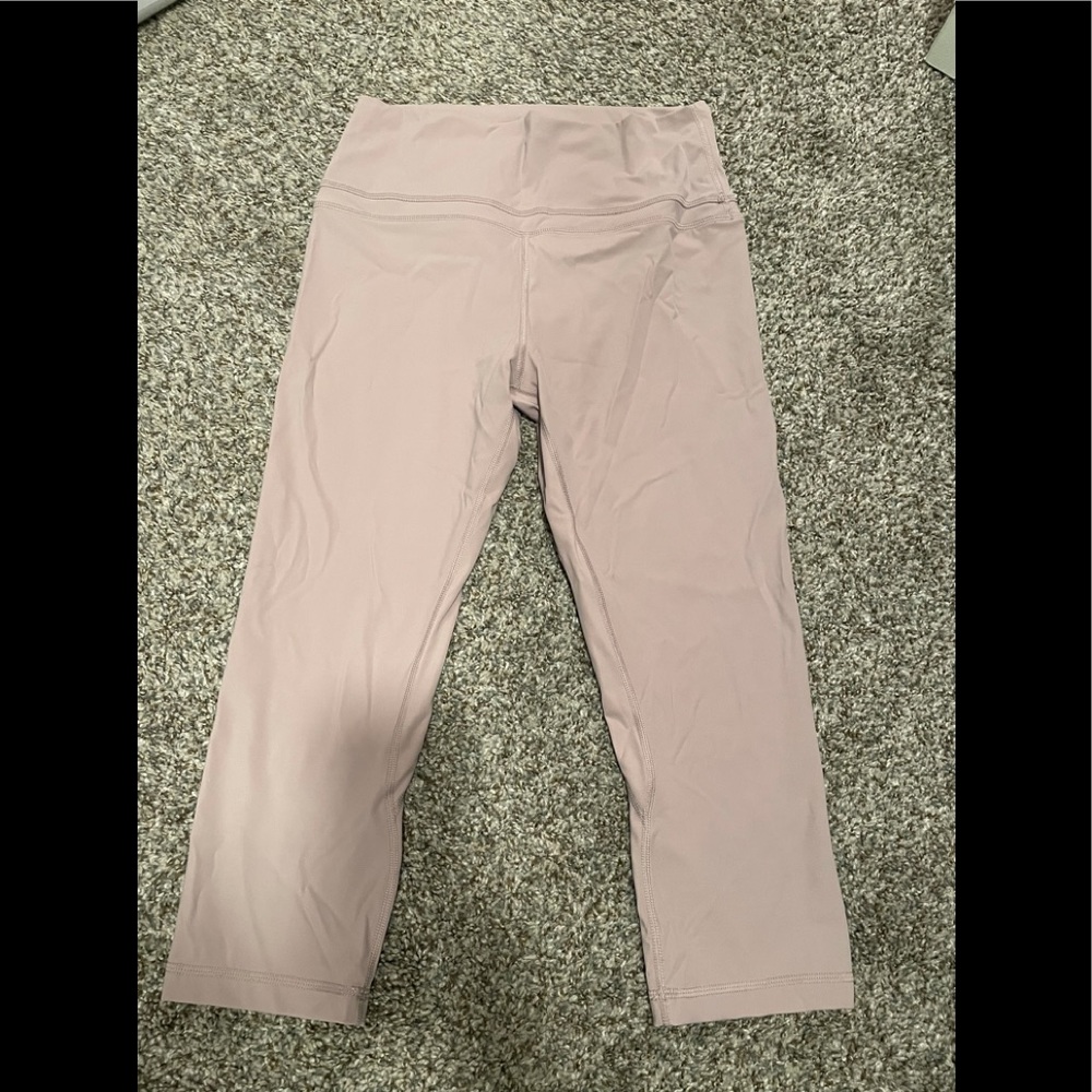 High waisted Lilac Capri leggings